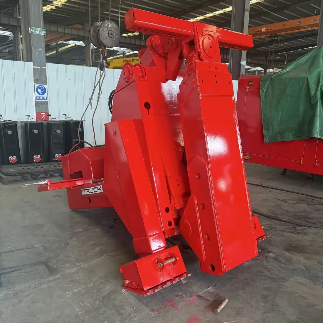 Fixed underlift unit without boom